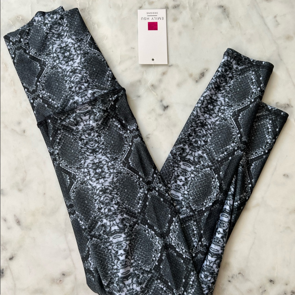 NEW WITH TAGS - Emily Hsu CYCLEBAR grey snake leggings - size small